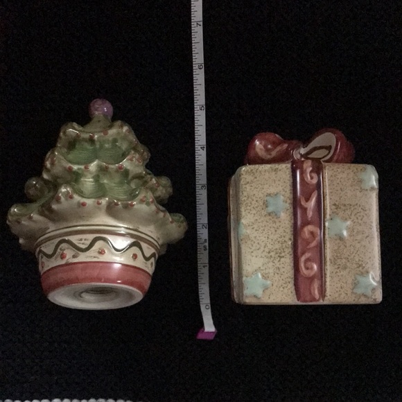 Pfaltzgraff Christmas Tree and Present salt and pepper shakers vintage - Picture 11 of 11